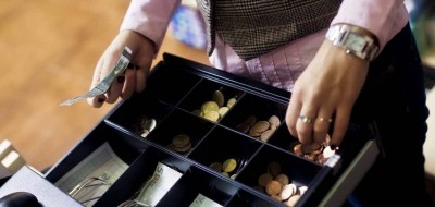 Выбор рабочего места кассира: на что обратить внимание при выборе кассы?